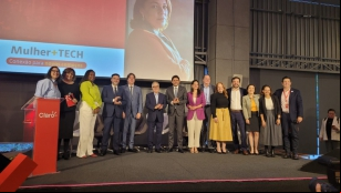 ONU Mulheres e Claro assinam acordo para projeto com foco em mulheres em situação de violência doméstica e refugiadas